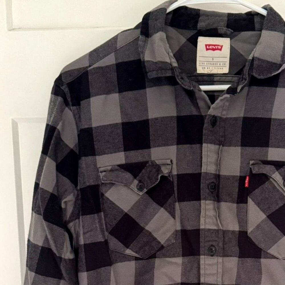 Levi’s Men’s Small Gray Black Buffalo Plaid Flannel Shirt Long Sleeve Button Up